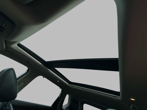 Used 2022 Nissan Rogue SL w/ SL Premium Package image 20