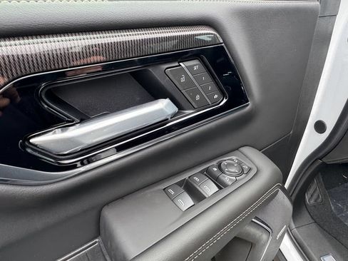 New 2026 GMC Yukon Elevation AWD/4WD image 13