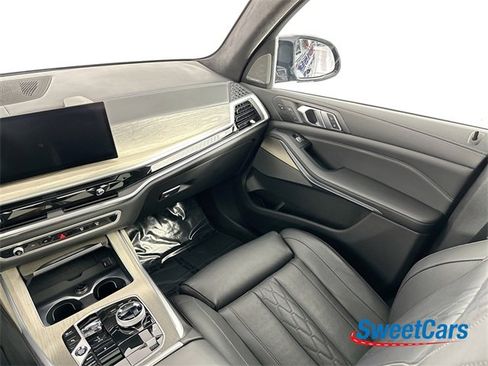 Used 2023 BMW X7 M60i w/ Executive Package image 40