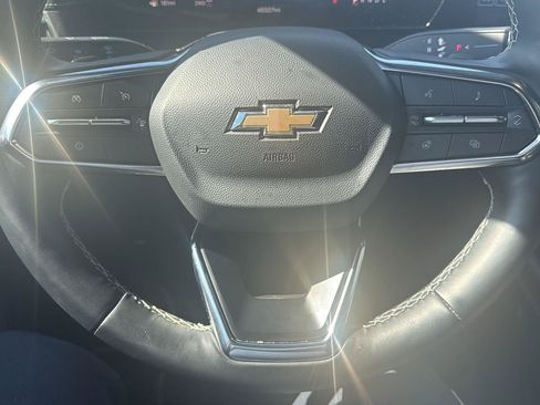 Used 2026 Chevrolet Traverse LT AWD/4WD image 12