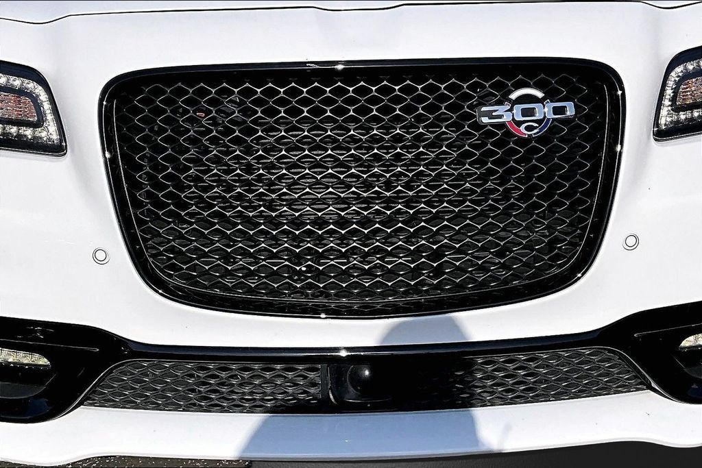 Used 2023 Chrysler 300 C RWD image 29