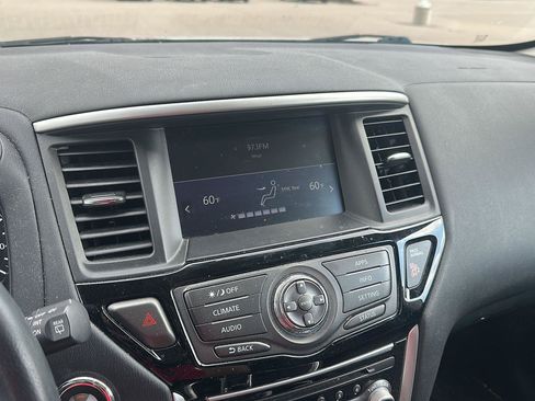 Used 2020 Nissan Pathfinder SV AWD/4WD image 15