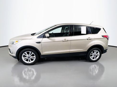 Used 2017 Ford Escape SE FWD image 9
