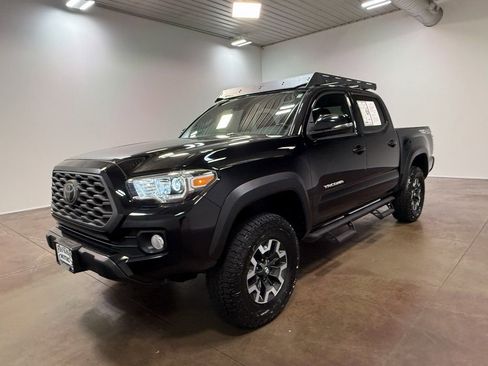 Used 2021 Toyota Tacoma TRD Off-Road w/ Technology Package image 40