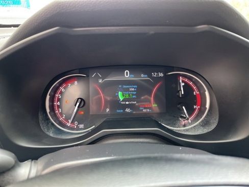 Used 2025 Toyota RAV4 XLE image 18