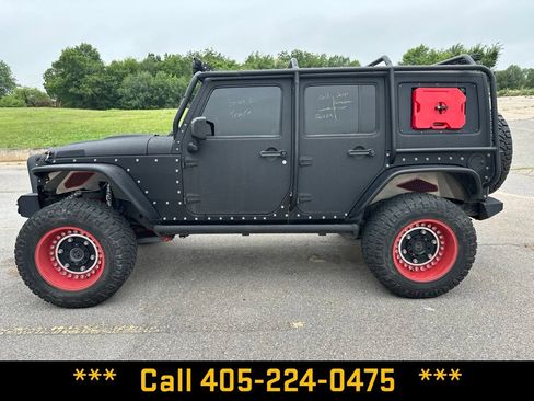 Used 2013 Jeep Wrangler Unlimited Rubicon w/ Connectivity Group AWD/4WD image 3