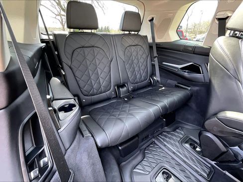 Certified 2024 BMW X7 xDrive40i w/ Premium Package image 23