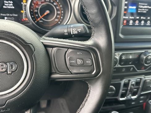 Used 2021 Jeep Wrangler Unlimited Sport image 29