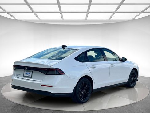 New 2025 Honda Accord SE image 3