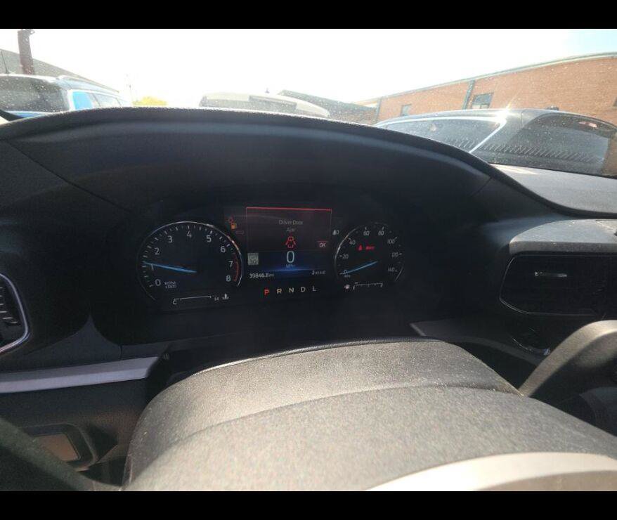 Used 2023 Ford Explorer XLT w/ Equipment Group 202A RWD image 5