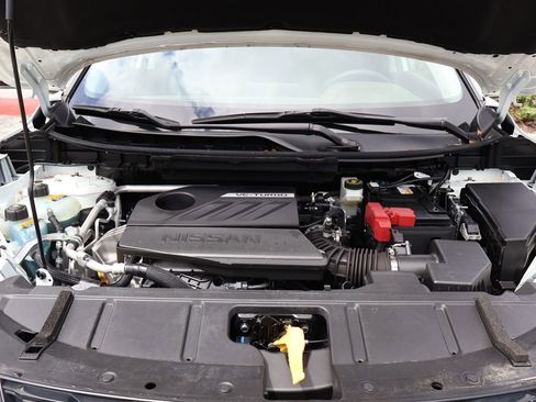 Used 2023 Nissan Rogue SV FWD image 17