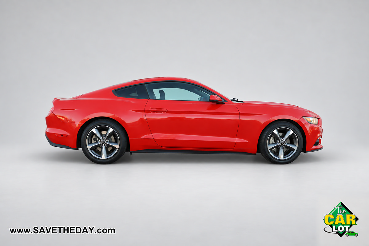 Used 2015 Ford Mustang Premium RWD image 9