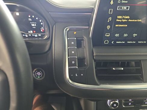 Certified 2023 GMC Yukon SLT w/ SLT Luxury Package AWD/4WD image 23