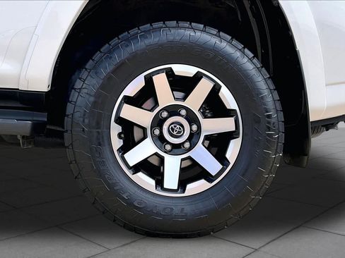 Used 2023 Toyota 4Runner TRD Off-Road Premium AWD/4WD image 11
