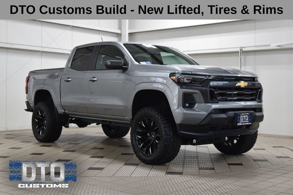 Used 2024 Chevrolet Colorado LT w/ LT Convenience Package III AWD/4WD image 1