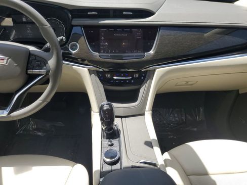 Certified 2023 Cadillac XT6 Premium Luxury image 19