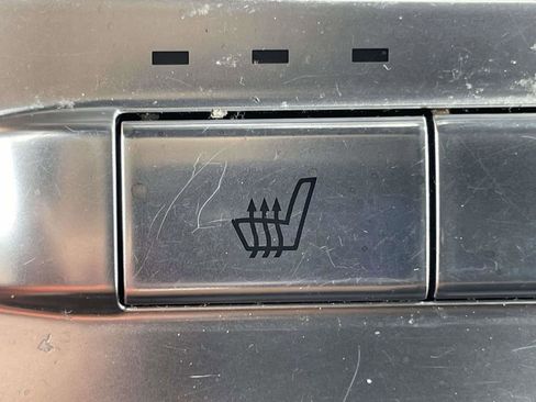 Used 2024 Kia Carnival EX image 20