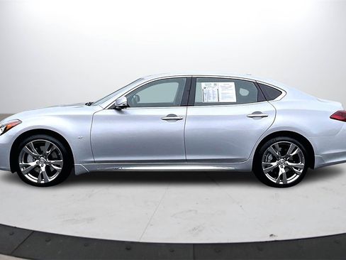 Used 2018 INFINITI Q70 L 3.7 image 5