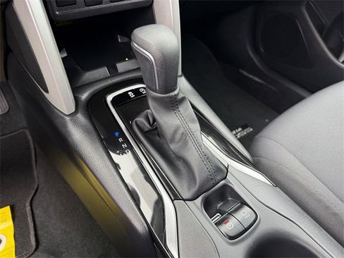 Certified 2025 Toyota Corolla Cross LE image 17