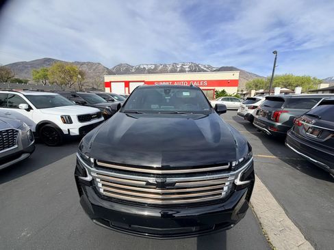 Used 2021 Chevrolet Tahoe High Country w/ Premium Package AWD/4WD image 9