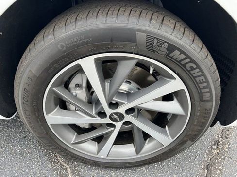 Used 2025 Genesis GV80 2.5T Advanced image 13