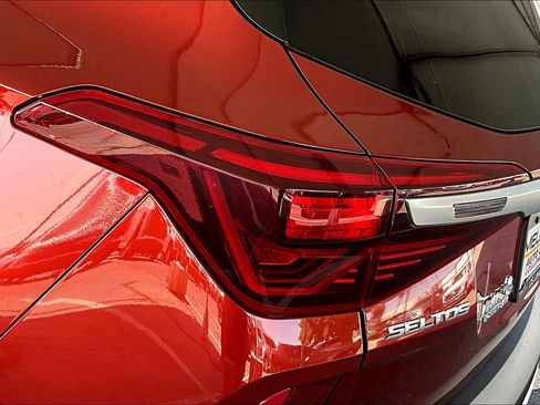 Used 2021 Kia Seltos S image 22