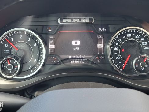 Used 2022 RAM 1500 Big Horn AWD/4WD image 16