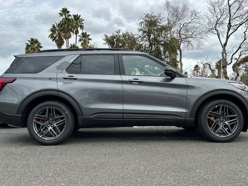 New 2026 Ford Explorer ST w/ Sun And Sound Package image 11