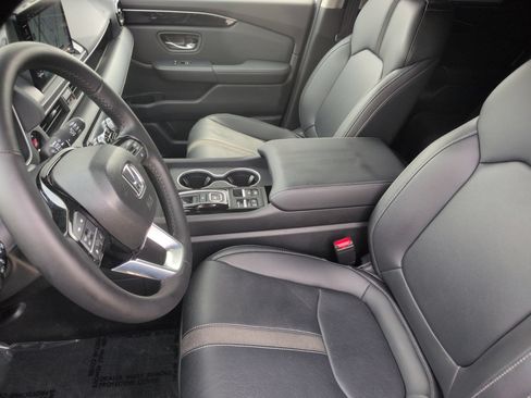 Used 2024 Honda Pilot Touring image 16