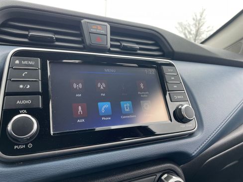 Used 2025 Nissan Versa SV image 20