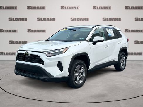 Used 2025 Toyota RAV4 XLE AWD/4WD image 1