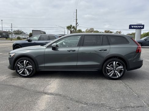 New 2026 Volvo V60 B5 Cross Country Plus w/ Climate Package image 2
