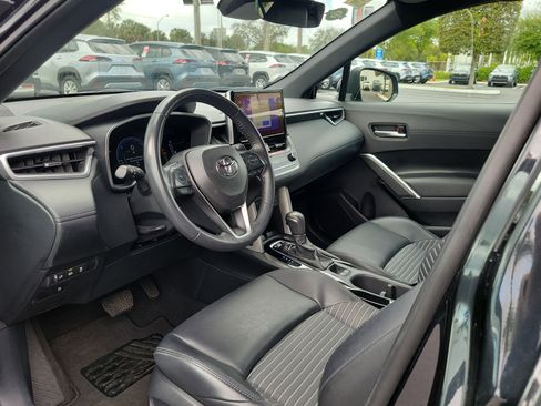 Used 2024 Toyota Corolla Cross SE image 19