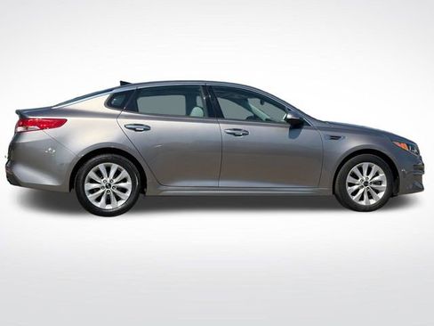 Used 2016 Kia Optima EX w/ Premium Package image 4