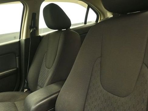 Used 2010 Ford Fusion SE FWD image 21