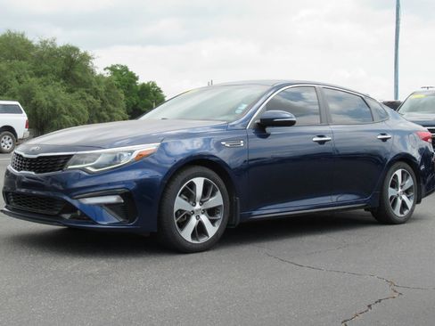 Used 2019 Kia Optima S FWD image 1