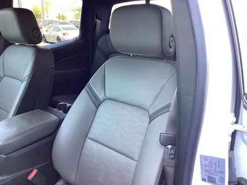 Used 2024 Chevrolet Colorado ZR2 w/ ZR2 Convenience Package III image 12