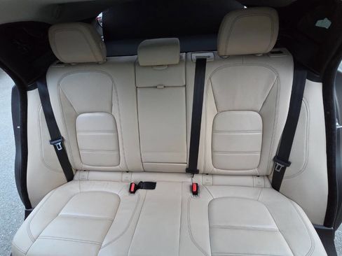 Used 2017 Jaguar F-PACE Prestige image 34