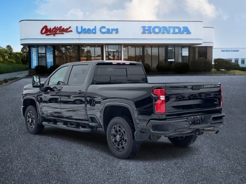 Used 2024 Chevrolet Silverado 2500 LTZ w/ LTZ Plus Package image 3