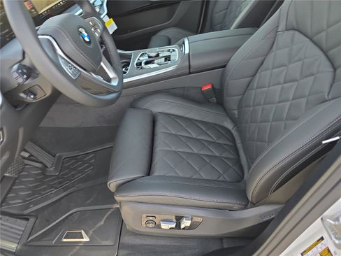 New 2026 BMW X7 xDrive40i image 26