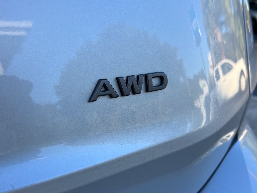 Used 2025 Nissan Rogue SV AWD/4WD image 15