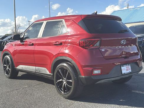 Used 2020 Hyundai Venue SE image 22