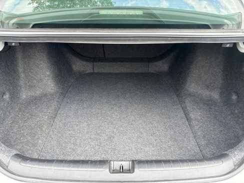 Used 2018 Honda Accord EX image 9