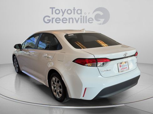 Used 2026 Toyota Corolla LE FWD image 4