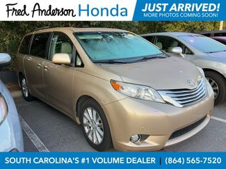 Used 2011 Toyota Sienna image 1