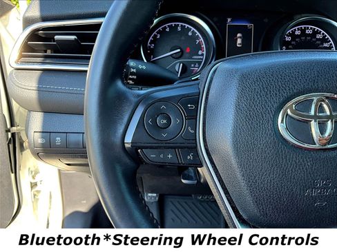 Used 2018 Toyota Camry SE w/ Moonroof Package FWD image 11