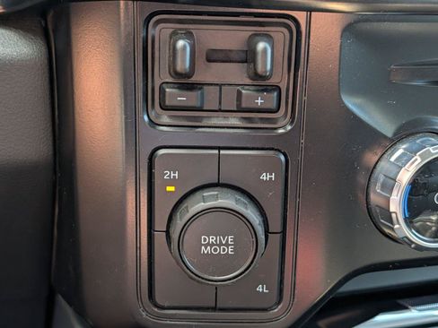Used 2026 Ford F250 Lariat AWD/4WD image 19