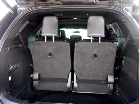 Used 2017 Ford Explorer Limited image 12
