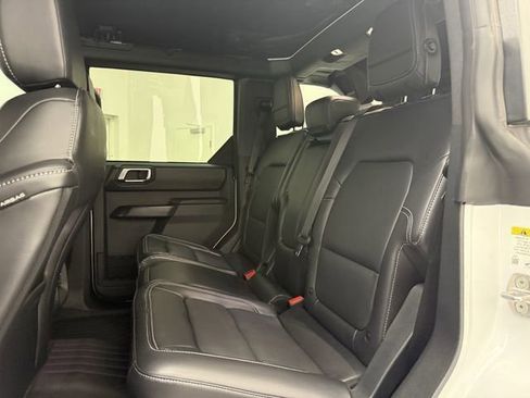 Used 2025 Ford Bronco Outer Banks image 7