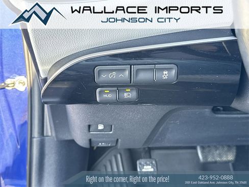 Used 2016 Toyota Prius Three w/ Advanced Technology Package image 34